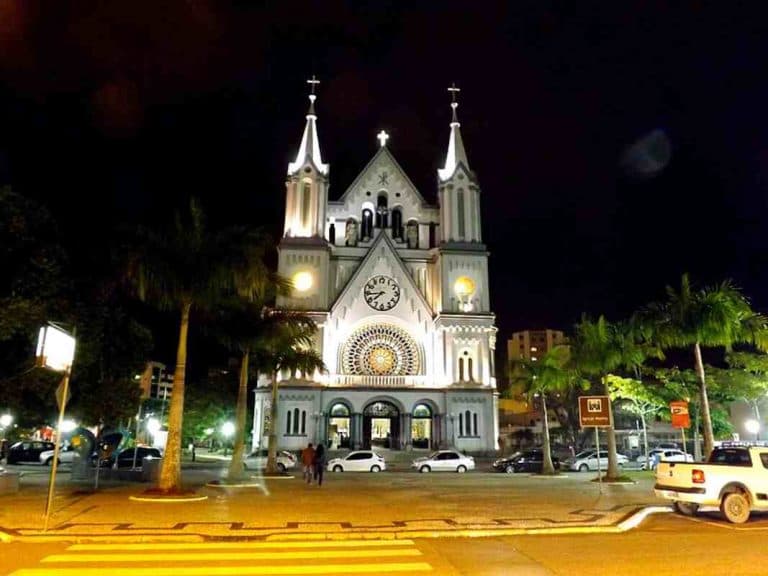 noite-em-itajai-onde-ir-para-aproveitar a-vida-noturna